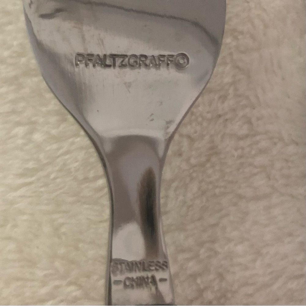 Pfaltzgraff Mystic Stainless Flatware– Lilac & Gray (Discontinued) 16 pieces - Picture 3 of 7